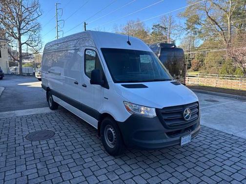 2024 Mercedes-Benz eSprinter 2500 Cargo 170 WB