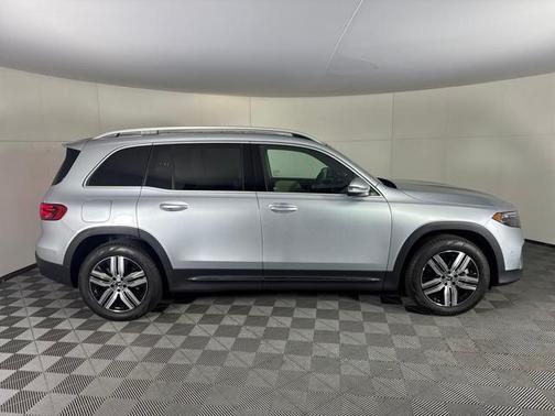 2025 Mercedes-Benz EQB 300 4MATIC