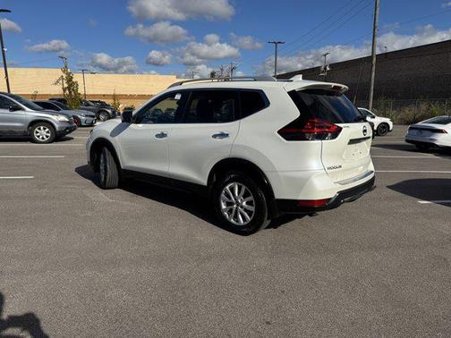 2018 Nissan Rogue SV