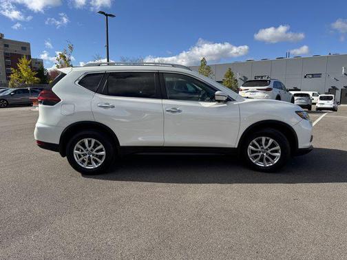 2018 Nissan Rogue SV