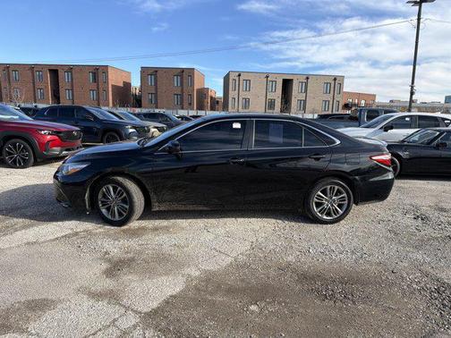 2017 Toyota Camry SE