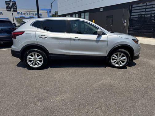 2017 Nissan Rogue Sport S