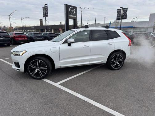 2019 Volvo XC60 Recharge Plug-In Hybrid T8 R-Design