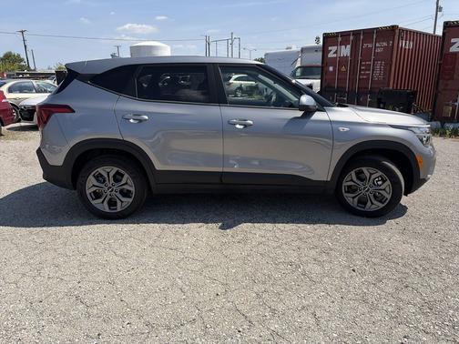 Steel Gray 2026 Kia Seltos LX