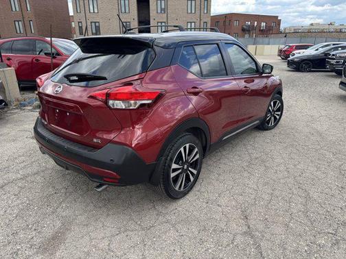 2020 Nissan Kicks SR
