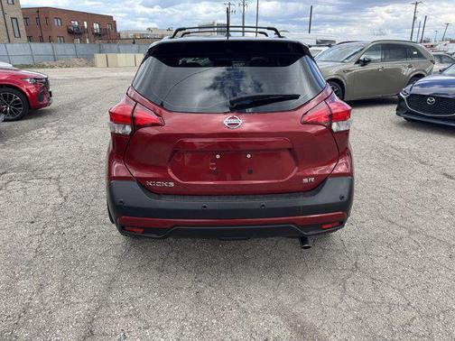 2020 Nissan Kicks SR