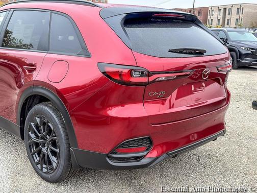 Soul Red Crystal Metallic 2026 Mazda CX-70 3.3 Turbo Preferred