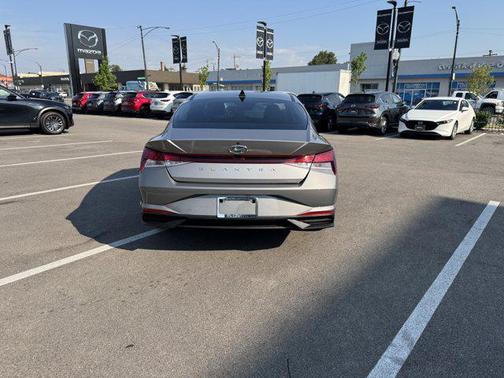 2021 Hyundai ELANTRA SEL