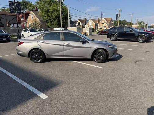 2021 Hyundai ELANTRA SEL