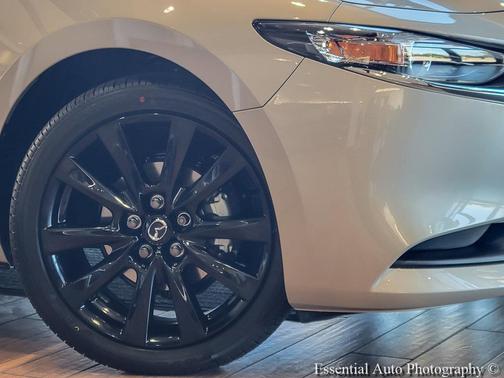 Platinum Quartz Metallic 2026 Mazda Mazda3 2.5 S Select Sport