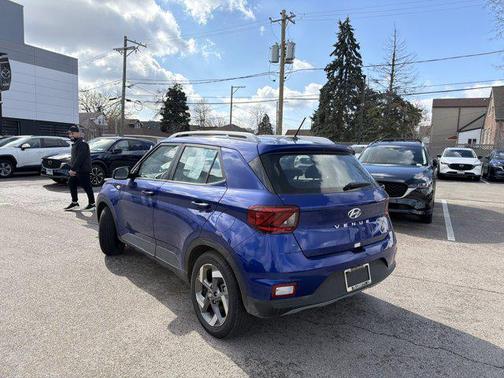 2025 Hyundai VENUE SEL