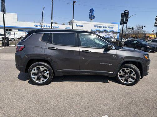 Granite Crystal Metallic Clearcoat 2019 Jeep Compass Limited