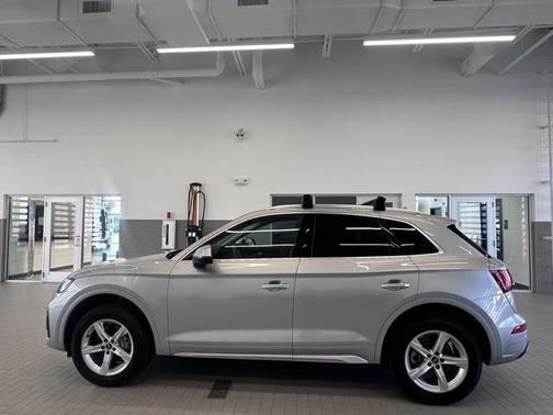 2023 Audi Q5 40 Premium