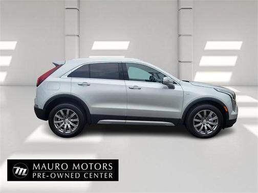 2022 Cadillac XT4 Premium Luxury