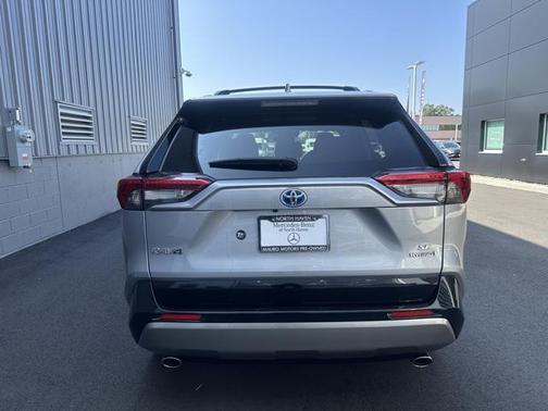 2022 Toyota RAV4 Hybrid SE
