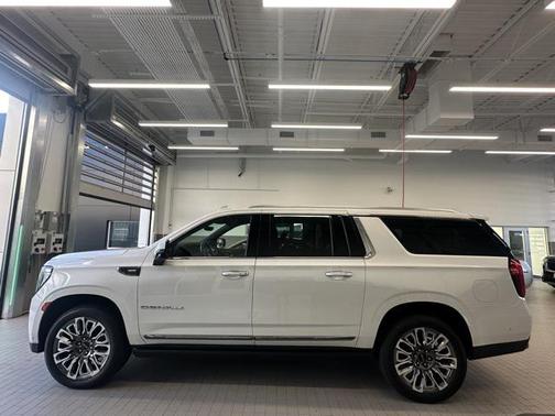 2023 GMC Yukon XL Denali Ultimate
