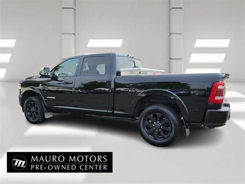 2020 RAM 3500 Laramie Crew Cab 4x4 6'4' Box