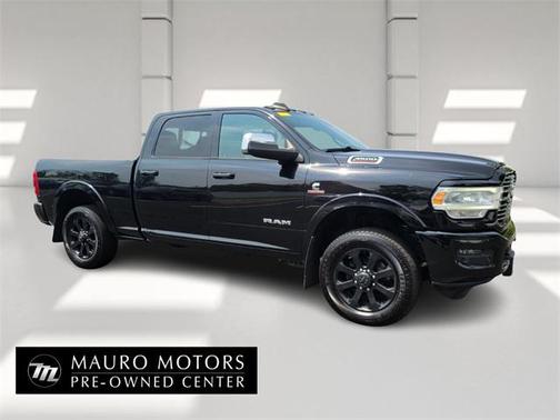 2020 RAM 3500 Laramie Crew Cab 4x4 6'4' Box