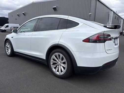2018 Tesla Model X 75D