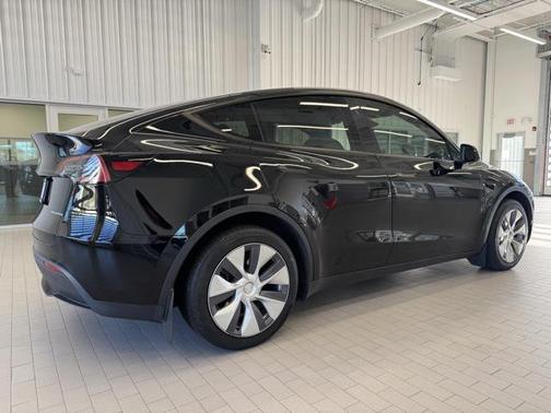 2024 Tesla Model Y Long Range Dual Motor All-Wheel Drive