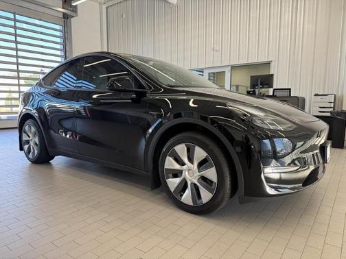 2024 Tesla Model Y Long Range Dual Motor All-Wheel Drive