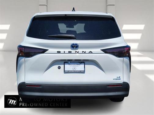 2024 Toyota Sienna LE