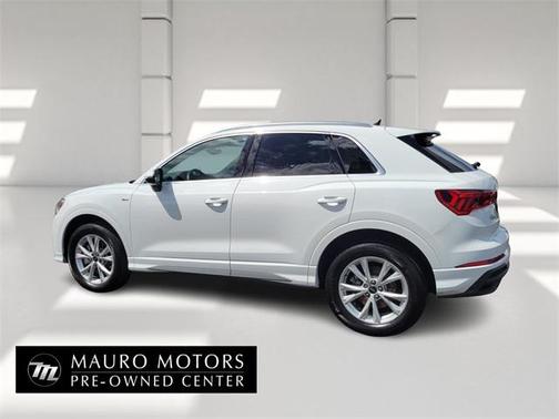 2024 Audi Q3 Premium 45 TFSI S line quattro Tiptronic