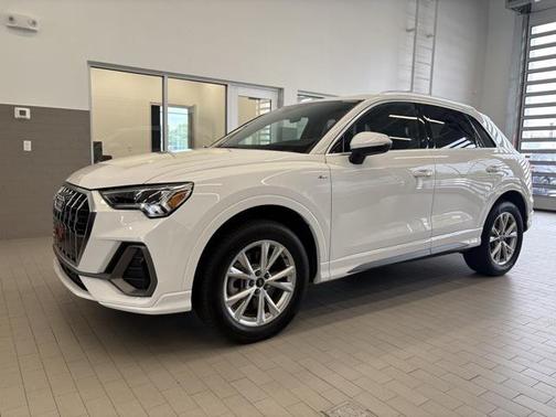 2024 Audi Q3 Premium 45 TFSI S line quattro Tiptronic