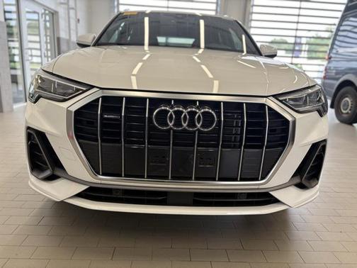 2024 Audi Q3 Premium 45 TFSI S line quattro Tiptronic