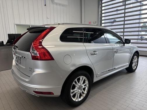 2016 Volvo XC60 T5 Premier
