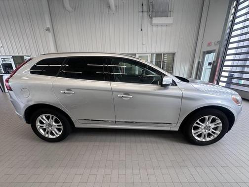 2016 Volvo XC60 T5 Premier