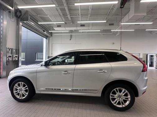 2016 Volvo XC60 T5 Premier