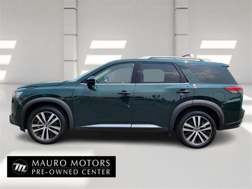 2023 Nissan Pathfinder Platinum 4WD