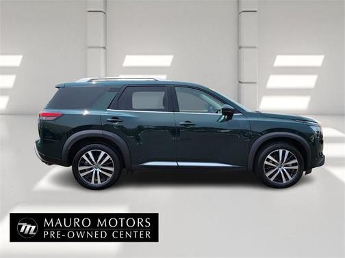 2023 Nissan Pathfinder Platinum 4WD