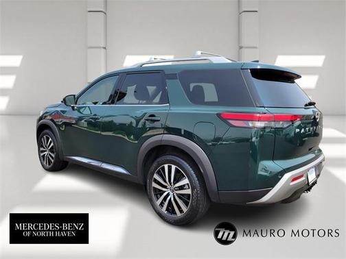 2023 Nissan Pathfinder Platinum 4WD