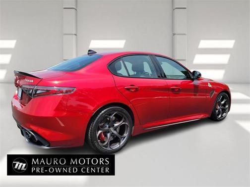 2024 Alfa Romeo Giulia Quadrifoglio