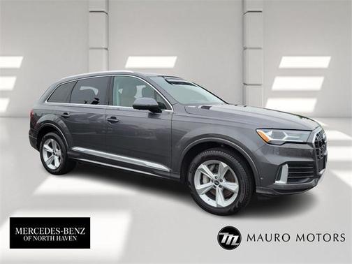 2023 Audi Q7 45 Premium Plus
