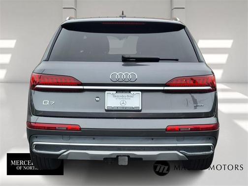 2023 Audi Q7 45 Premium Plus