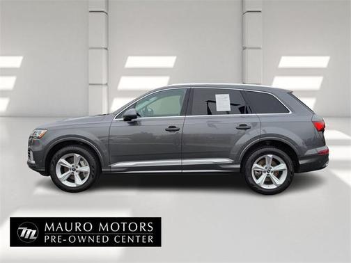 2023 Audi Q7 45 Premium Plus