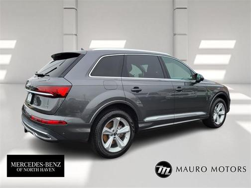 2023 Audi Q7 45 Premium Plus