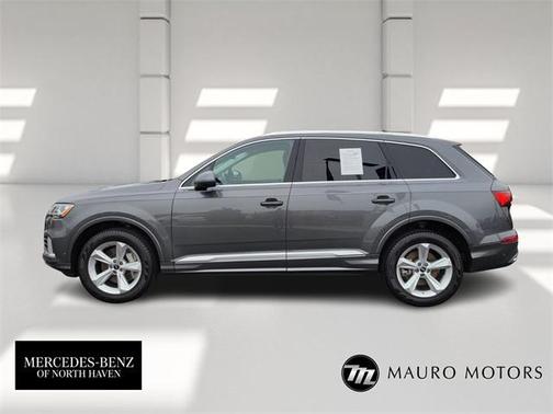2023 Audi Q7 45 Premium Plus