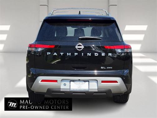 2023 Nissan Pathfinder SL 4WD