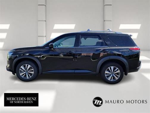 2023 Nissan Pathfinder SL 4WD