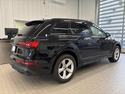 2022 Audi Q7 55 Premium