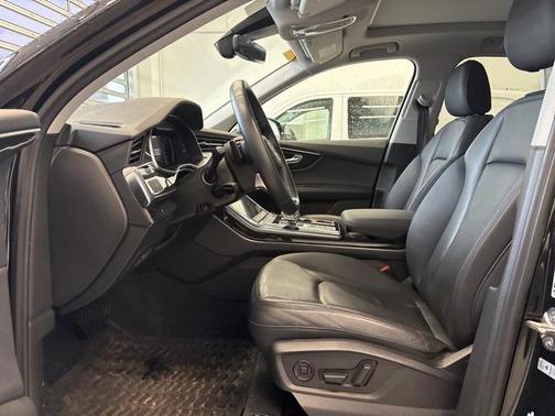 2022 Audi Q7 55 Premium