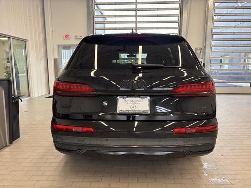 2022 Audi Q7 55 Premium