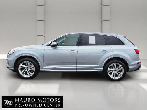 Satellite Silver Metallic 2023 Audi Q7 55 Premium Plus