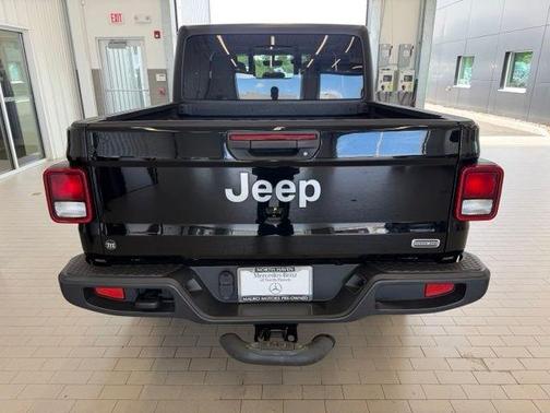 Black 2022 Jeep Gladiator Overland