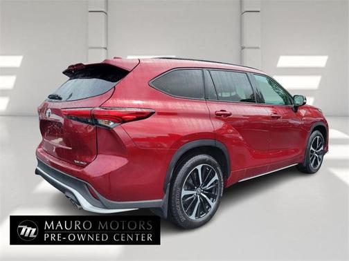 2022 Toyota Highlander XSE