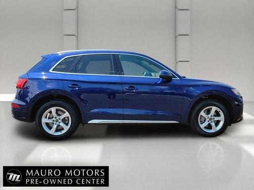 Navarra Blue Metallic 2023 Audi Q5 40 Premium